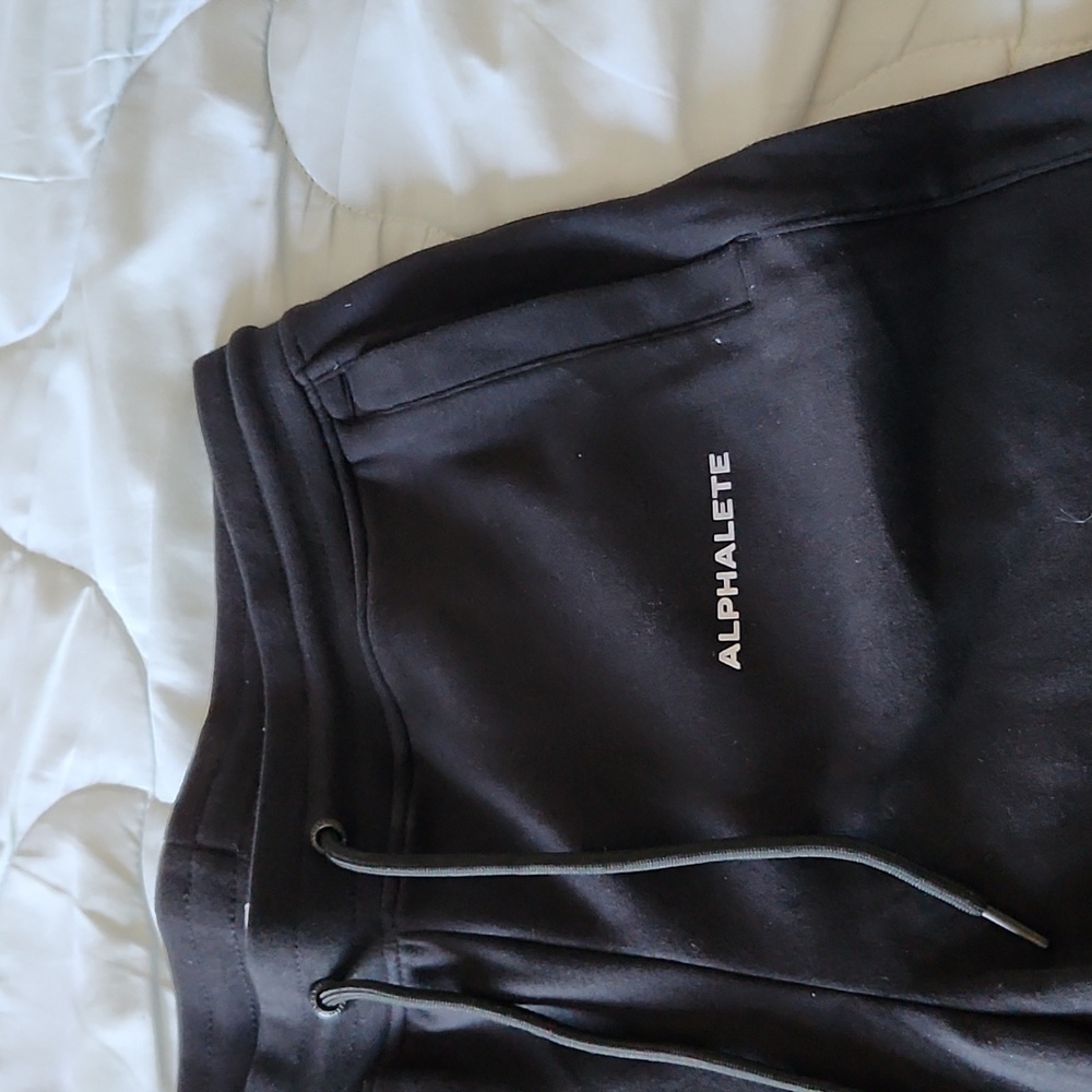 Alphalete athletic shorts - Picture 2 of 6